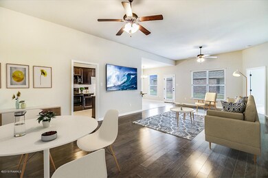 400 Elwick Dr-1