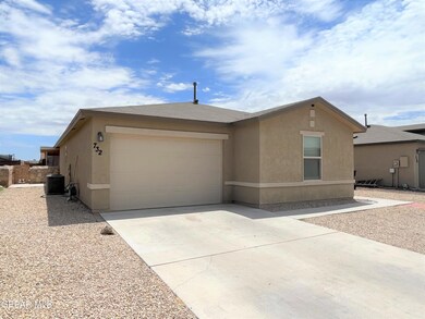 732 Nuevo Desierto Dr, Horizon City, TX 79928 - photo 2