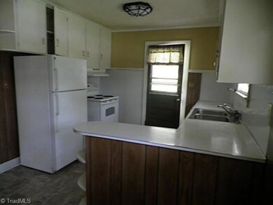 932 Neely Rd, Asheboro, NC 27205 - photo 3