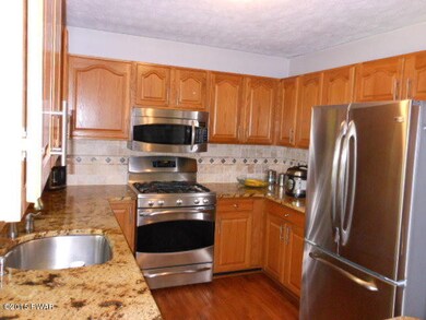 251 Aspen Dr, Milford, PA 18337 - photo 5