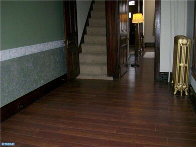 352 N 11th St, Reading, PA 19604 - photo 4