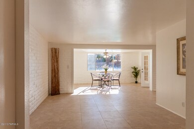 45thLivingDiningEntry