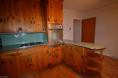 801 Sherwood Rd, Asheboro, NC 27205 - photo 5