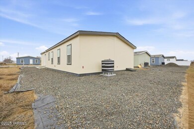 2681 E Edison Ave unit 32, Sunnyside, WA 98944 - photo 3