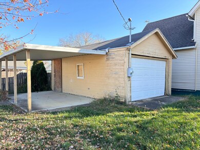 972 S Pickaway St, Circleville, OH 43113 - photo 5