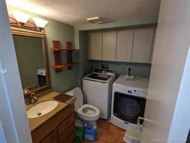 unlisted-address, Davie, FL 33325 - photo 3