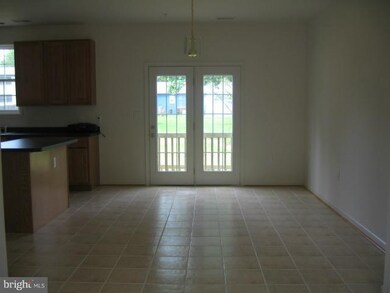 8610 Chestnut Ridge Dr, Laurel, MD 20707 - photo 7