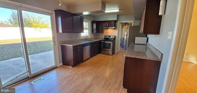 4214 Middle Ridge Dr, Fairfax, VA 22033 - photo 4