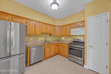 Waterford at East Brunswick unit 410, East Brunswick, NJ 08816 - photo 4