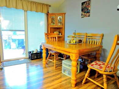 Eat-In Kitchen