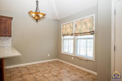 1129 SW Red Oaks Ct, Topeka, KS 66615 - photo 7