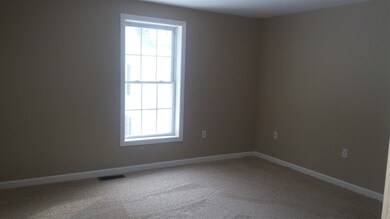 92 Barbara Ln, Hudson, NH 03051 - photo 5