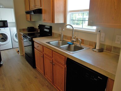 910 Pecan Cir, Sebastian, FL 32976 - photo 4