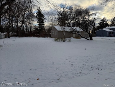 3173 Coin St, Burton, MI 48519 - photo 4