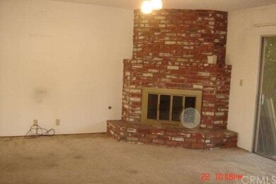 FAMILY ROOM WITH FIREPLACE