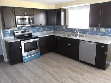 2906 Hampshire Rd, Erie, PA 16506 - photo 2