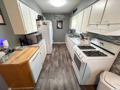 1226 Mechanic St, Osage, IA 50461 - photo 7