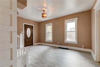 826 E 25th Ct, Des Moines, IA 50317 - photo 7