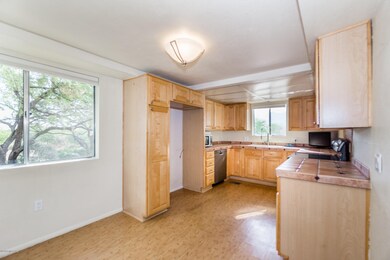 Kitchen & Dining Area