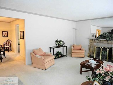 2411 Chatham Rd, Lansing, MI 48910 - photo 3