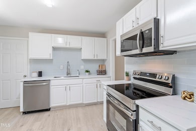 3204 Winfield Ct, Raleigh, NC 27610 - photo 7