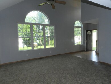 579 Edgewater Beach Blvd, Thornville, OH 43076 - photo 6