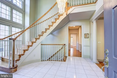 8306 Turnberry Ct, Potomac, MD 20854 - photo 5