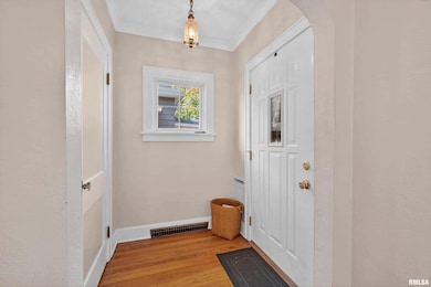 2811 E 18th St, Davenport, IA 52803 - photo 4