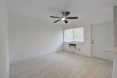 525 S Broadway unit H, Lantana, FL 33462 - photo 3