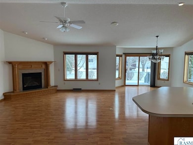 1411 8th St N, New Ulm, MN 56073 - photo 6