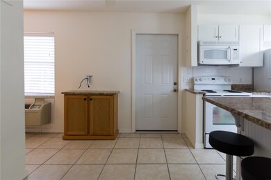 506 Caribbean Dr unit B, Davenport, FL 33897 - photo 5
