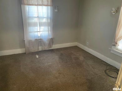 1120 Kirkwood Blvd unit 2, Davenport, IA 52803 - photo 7