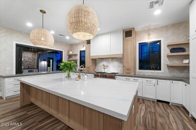 10-Kitchen