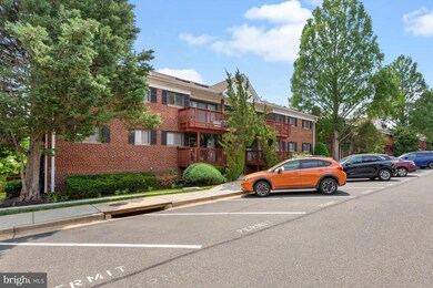 205 Skyhill Rd unit 9, Alexandria, VA 22314 - photo 2