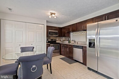 35 Leatherwood Ct, Burtonsville, MD 20866 - photo 2