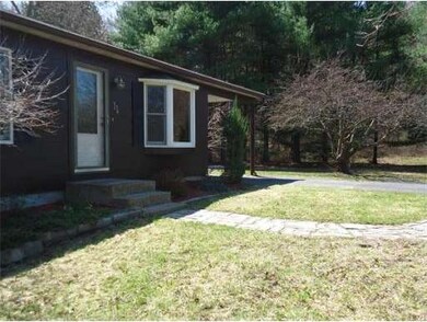 14 Greenwich Rd, Amherst, MA 01002 - photo 4