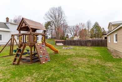 53 Maple St, Essex Junction, VT 05452 - photo 5