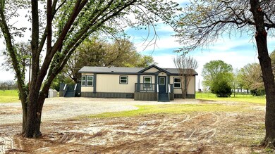 163 Lowrey Cir, Springtown, TX 76082 - photo 4