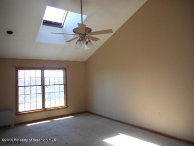 913 Apple Tree Rd, Moscow, PA 18444 - photo 7