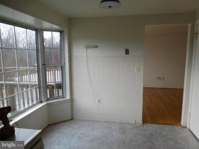 9602 Teakwood Dr, Upper Marlboro, MD 20774 - photo 5