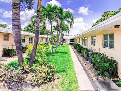 2641 Polk St unit 9, Hollywood, FL 33020 - photo 2