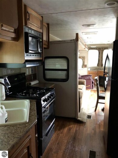 132 E Michigan Ave, Au Gres, MI 48703 - photo 6