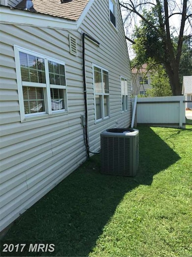 132 Lambert Dr, Manassas Park, VA 20111 - photo 2