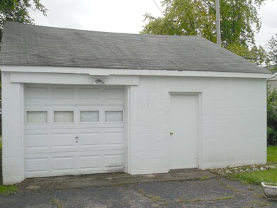 1399 - Large Garage