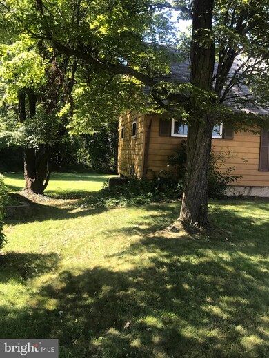 2120 Saint Lukes Ln, Gwynn Oak, MD 21207 - photo 2