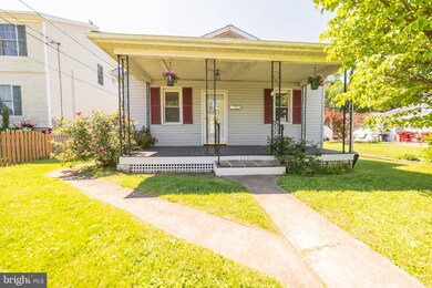 113 W 6th Ave, Ranson, WV 25438 - photo 4