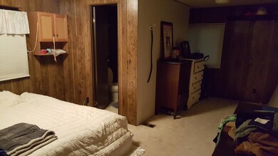 713 27TH Master Bed.