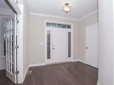 007_Interior Entry