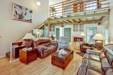 8352 Meadowbrook Dr unit 11, Seminole, FL 33777 - photo 5