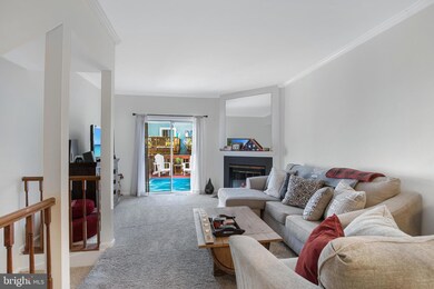 1672 Oaktree Ct, Reston, VA 20194 - photo 5